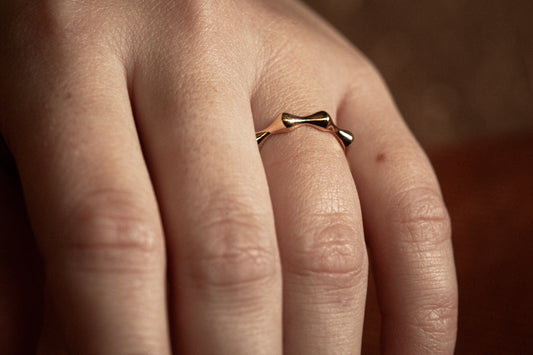 A Gold Wavy Ring