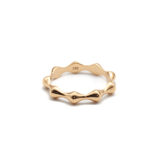 A Gold Wavy Ring