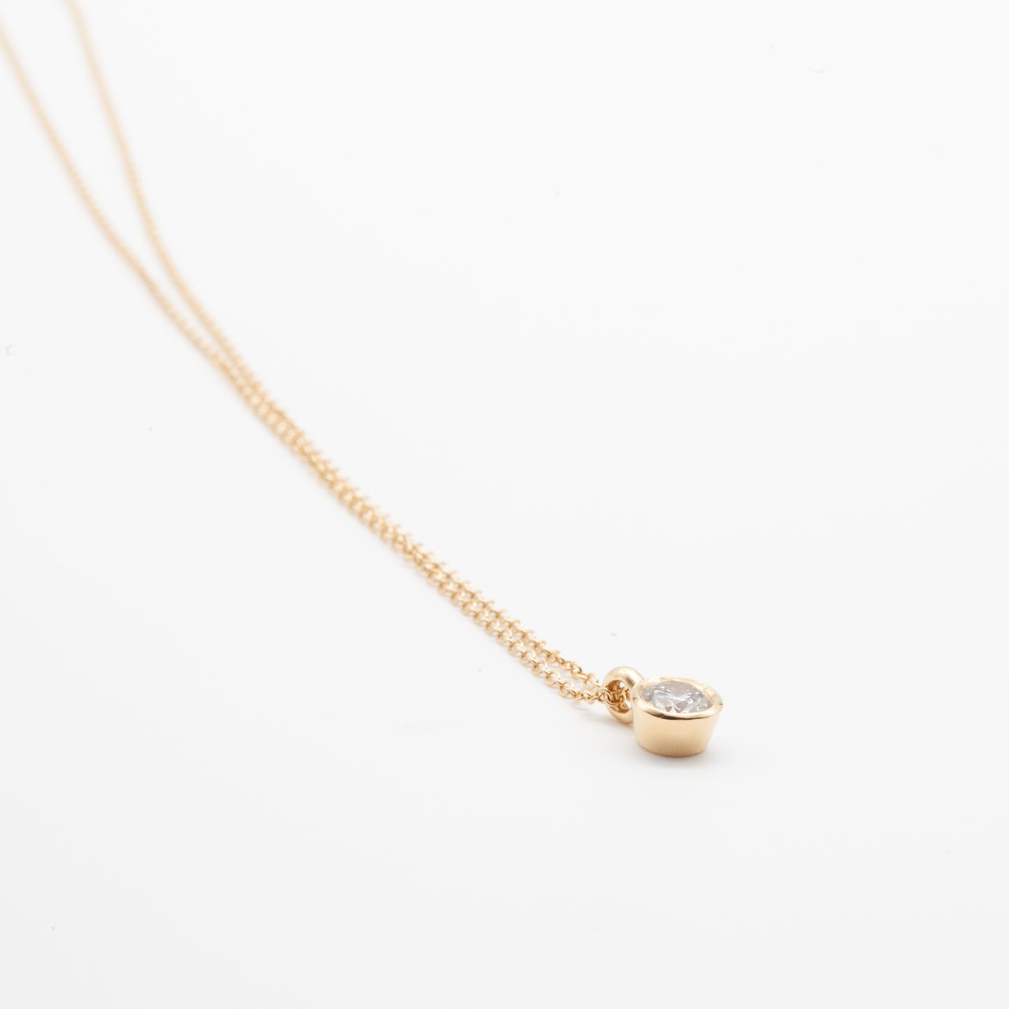 Single Minimalistic Diamond Pendant