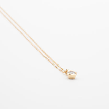 Single Minimalistic Diamond Pendant